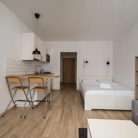 Wola Jaktorowska Urban By Bookinghost Apartament